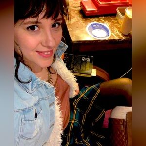 Meet your Posher, Laurel